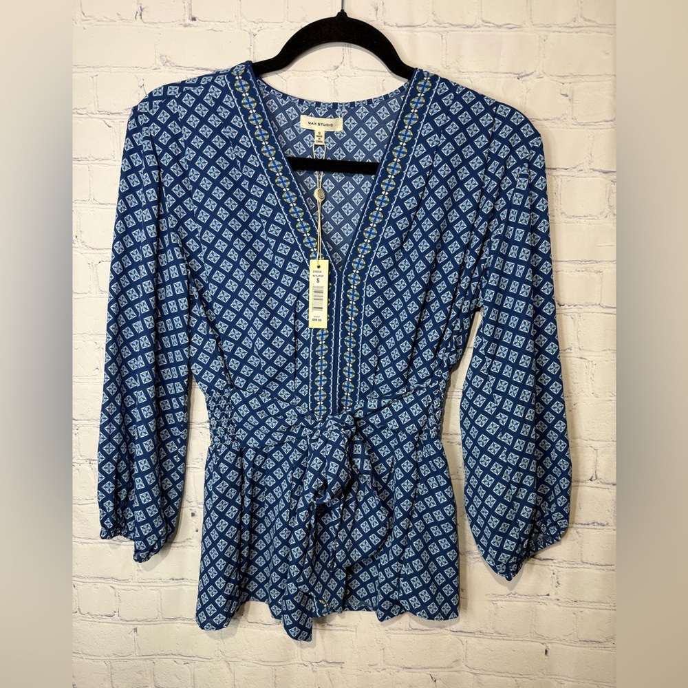 NWT MAX STUDIO size small blue geometric pullover blouse
